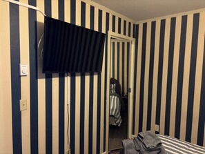 1 bedroom, WiFi, bed sheets - Modern 1BR Snowcrest Condo: 5-Min Walk to Soaring Eagle Lift (Snowshoe)