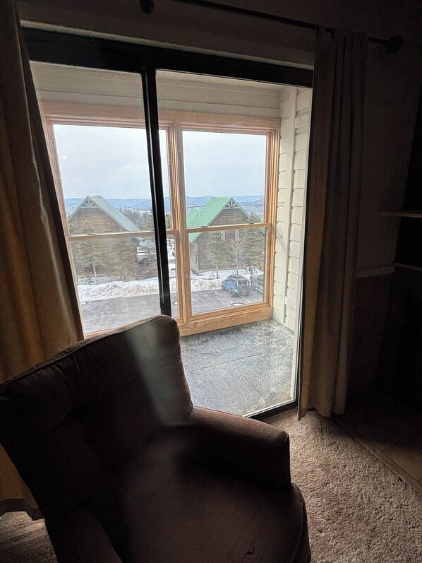 Interior - Cozy 1BR Snowcrest Condo Near Slopes and Rentals (Snowshoe)