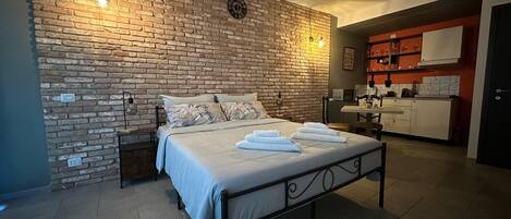 1 bedroom, iron/ironing board, WiFi