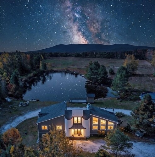 Lakefront 9BR Retreat - Hot Tub + Game room + Sleeps 15