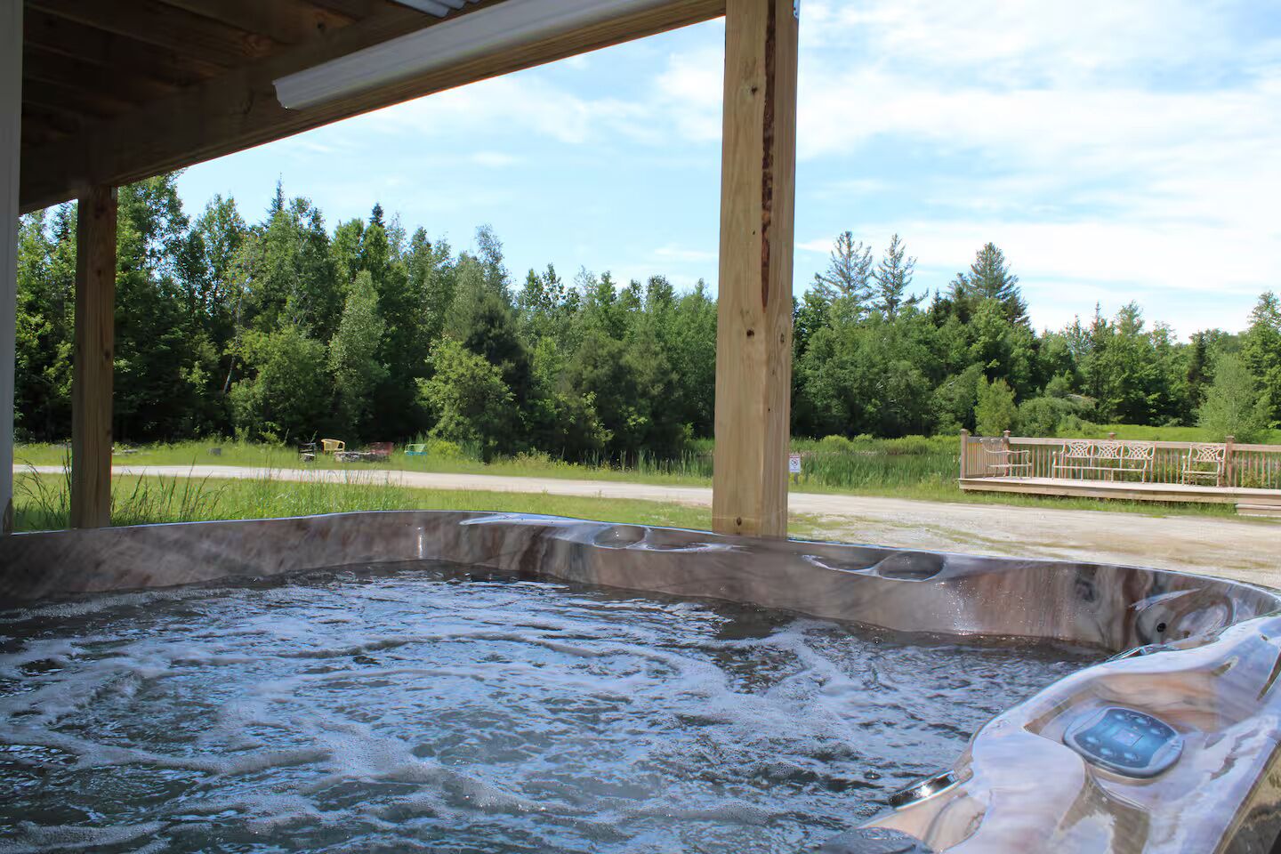 Outdoor spa tub