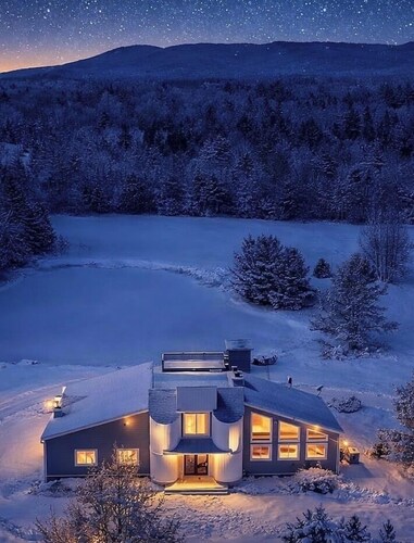 Lakefront 9BR Retreat - Hot Tub + Pool + Game room + Sleeps 15