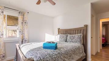 9 bedrooms, free WiFi, bed sheets