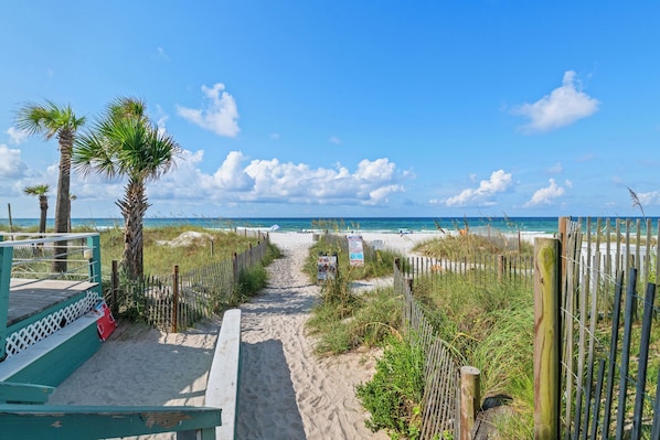 Sun-loungers - Unplug & Unwind...Steps from the Beach! (Panama City Beach)