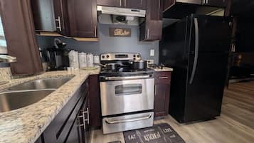 Microwave, oven, stovetop, coffee/tea maker