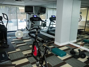 Fitness facility - Highrise DTWN 3 Bed Condo w/ King Bed (Atlanta)