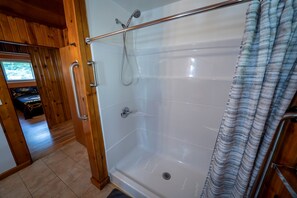 Shower, towels - Slay The Dragon: Dragon's Lair Cabin in Robbinsville, North Carolina w/ Creek (Robbinsville)