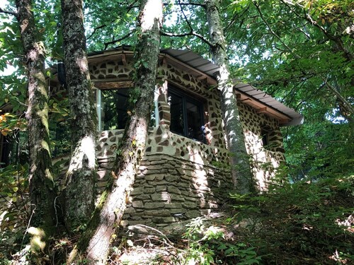 Love Room atypique en lisière de forêt.