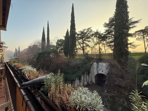 [Arena walking] 3 bedrooms, 2 bathrooms + parking lot