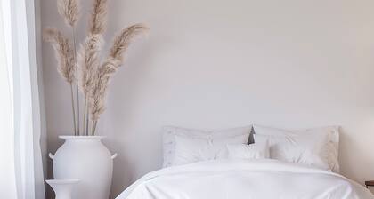 Tropical Luxury Living: Stunning
4-Bedroom Home