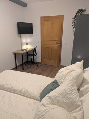 3 bedrooms, desk, travel cot, free WiFi - Family time in Ruhpolding - where children have space & parents can breathe deeply (Ruhpolding)