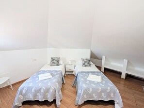 2 chambres, fer et planche à repasser, Wi-Fi gratuit, draps fournis