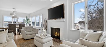 Family Waterfront Vacation Estate in New London, CT.