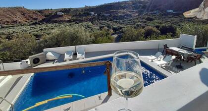 Casa Tomaddi - House & apartment with pool, BBQ, pool table, fusball table...