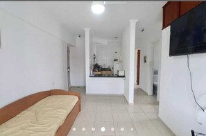 Interior - Apartamento Inteiro 1 Dormitório Com Garagem Guarujá Enseada (Guarujá)