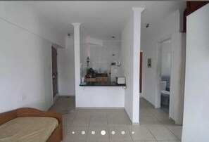 Interior - Apartamento Inteiro 1 Dormitório Com Garagem Guarujá Enseada (Guarujá)