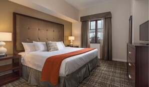 1 Schlafzimmer, Zimmersafe, Schreibtisch, Bügeleisen/Bügelbrett