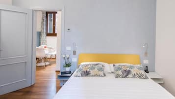 2 chambres, coffres-forts dans les chambres, fer et planche Ă repasser