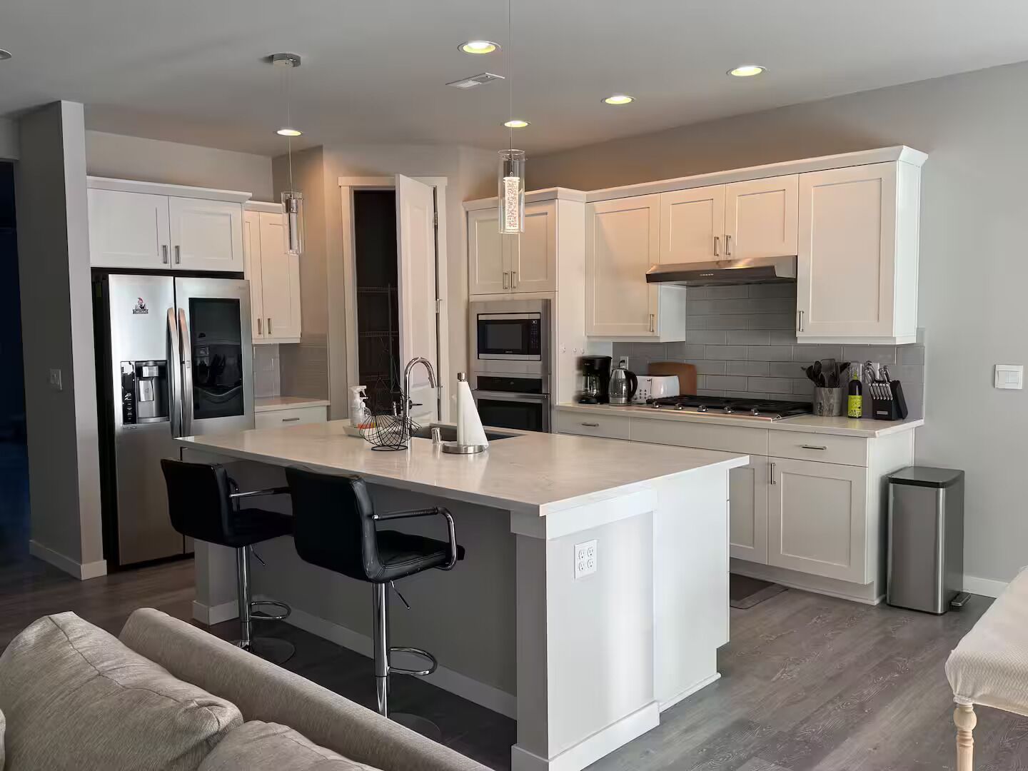 Mikroaaltouuni, uuni, astianpesukone