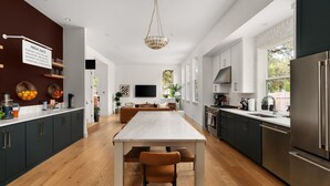 Unclassified image, 4 of 64, button - Luxurious Wellness Retreat - 5BD in Austin (Austin)