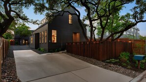 Unclassified image, 5 of 64, button - Luxurious Wellness Retreat - 5BD in Austin (Austin)