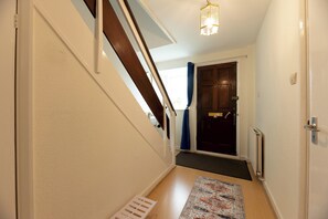 Interior - Lovely, spacious house with parking, Ham, London - Pass the Keys (Richmond)