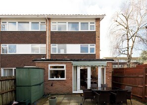 Outdoor dining - Lovely, spacious house with parking, Ham, London - Pass the Keys (Richmond)