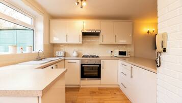 Oven, dishwasher, coffee/tea maker, toaster