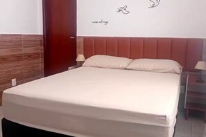 2 Schlafzimmer, Bügeleisen/Bügelbrett, Reisekinderbett, kostenloses WLAN