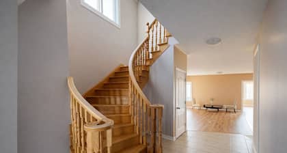 Private Spacious Queen Bed, 2.5 Baths—Brampton Shared Home nr Mount Pleasant GO!