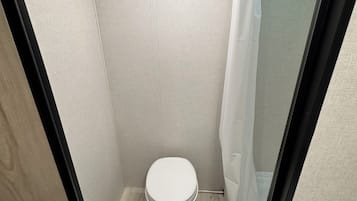 Handtücher, Seife, Toilettenpapier