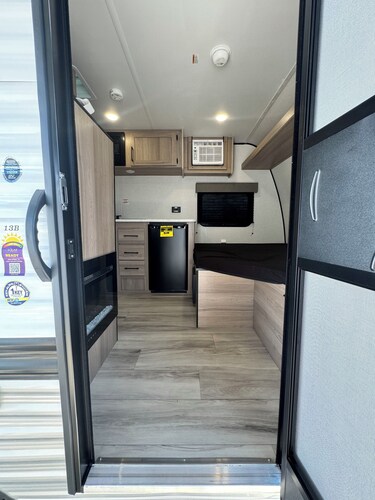 Private Cozy Coleman RV with Full Bath near Rim of the World & City Views