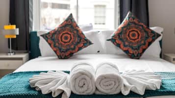 2 bedrooms, desk, iron/ironing board, travel cot