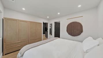 1 bedroom, travel crib, WiFi (free), bed sheets