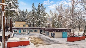Exterior - Modern 1BR: Walk to Heavenly, Beach, Ski, Golf & Casinos: Pet Friendly (South Lake Tahoe)