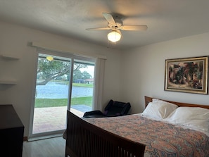 1 bedroom, WiFi, bed sheets - Clean, well-maintained studio, private entrance; 7 min to the beach. (Melbourne)