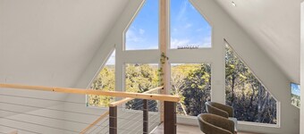 Stylish Modern peaceful 2- bedroom with a loft Near 1.5 miles from Granbury