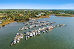 Marina - Cozy studio! Can be rented alone or combined with Pilots Perch to make it a 3/3 (Miramar Beach)