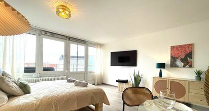 W&D Living-Tête de Fleur-Balkon über Schloßarkaden