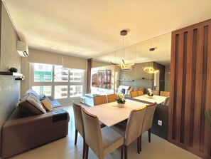 Interior - Apartment with safety netting, heated pool, and gym. (Capão da Canoa)