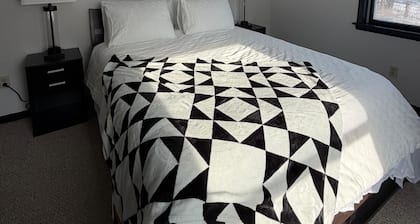 Pleasant 1-bedroom apartment in Staatsburg perfect for your getaway,