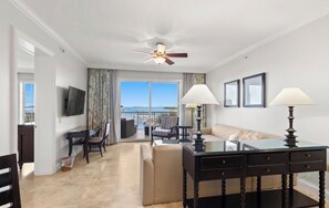 Smart TV - Beautiful 1 bedroom apartment in Beachside Resort.
LIMITED AVAILABILITY (Key West)