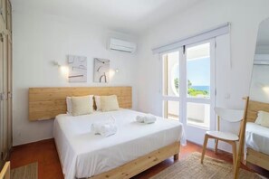 4 bedrooms, iron/ironing board, WiFi, bed sheets - Villa Ocean`s Wisper (Porches)