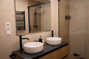 Shower, hair dryer, bidet, towels - Villas Costa del Sol - Apartment 1 (Benajarafe)