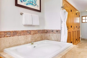 Hair dryer, towels, soap, toilet paper - Luxury two-bedroom, two-bathroom suite @ Villa La Estancia Resort, Sleeps upto 6 (Nuevo Vallarta)
