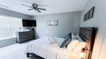 4 slaapkamers, een strijkplank/strijkijzer, wifi, beddengoed