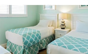 2 bedrooms, iron/ironing board, WiFi, bed sheets - Cozy 2-bedroom condo on the beach with beautiful views. (Marco Island)
