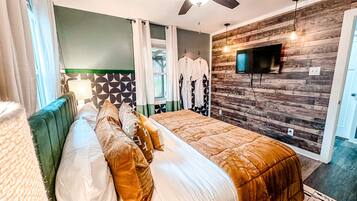 2 soverom, strykejern/-brett, reiseseng for barn og wi-fi (inkludert)