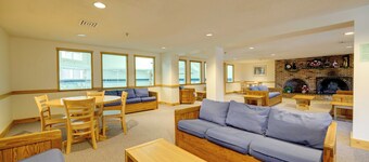 Ski in-Ski out condo w/pool hot tub & sauna! Sleeps 5!