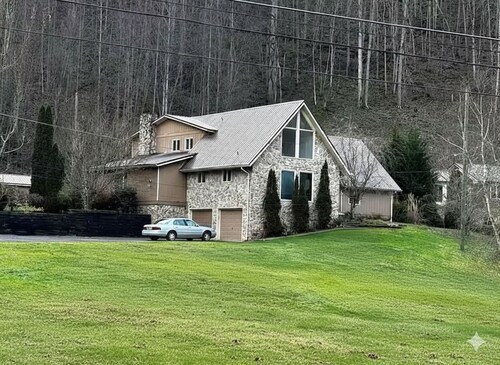Your Private Mountain Retreat Awaits!
